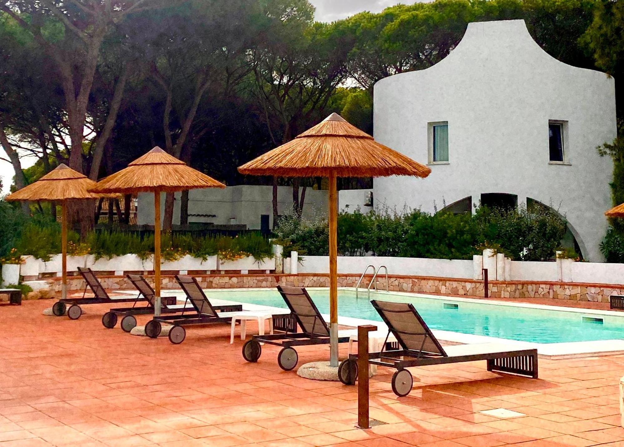 Hotel Mare Pineta Санта Маргерита ди Пула Екстериор снимка