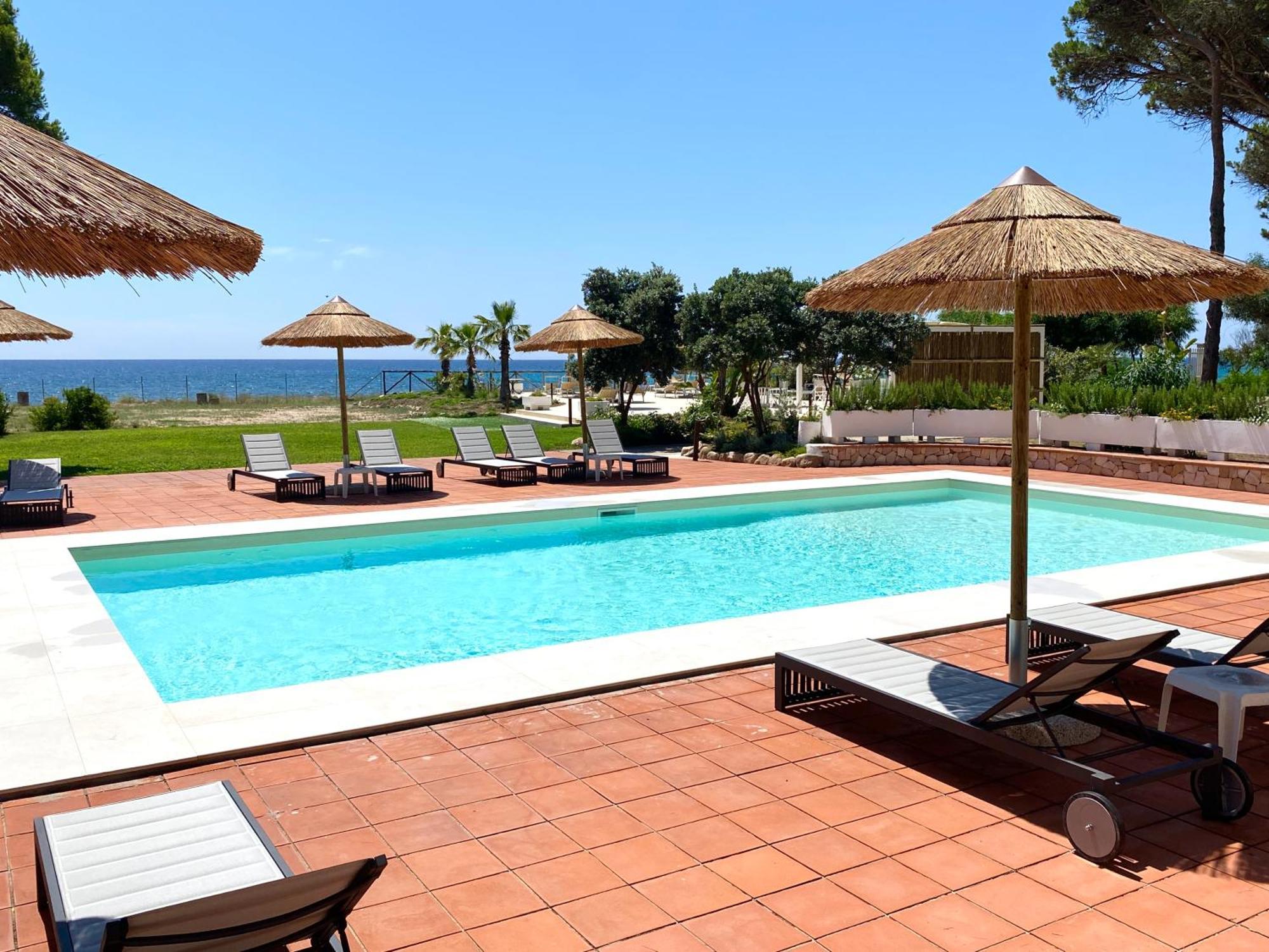 Hotel Mare Pineta Санта Маргерита ди Пула Екстериор снимка