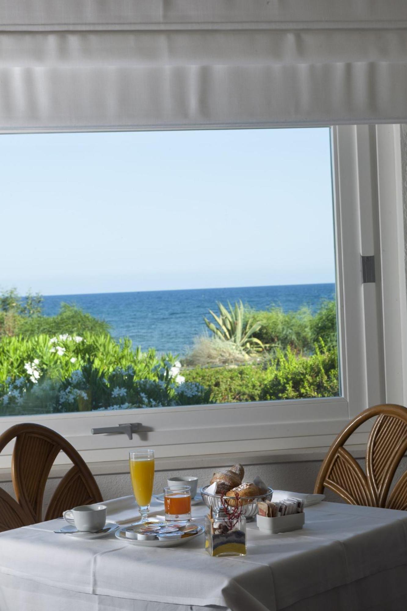 Hotel Mare Pineta Санта Маргерита ди Пула Екстериор снимка